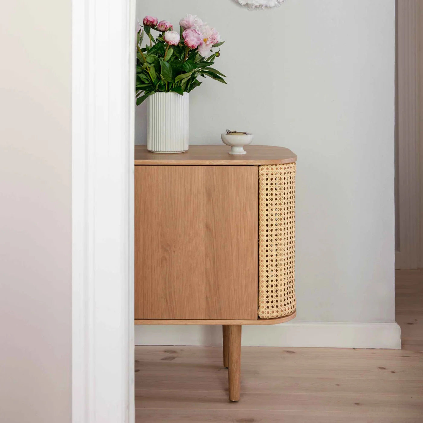 UMAGE Treasures Cabinet 3 Doors, Oak