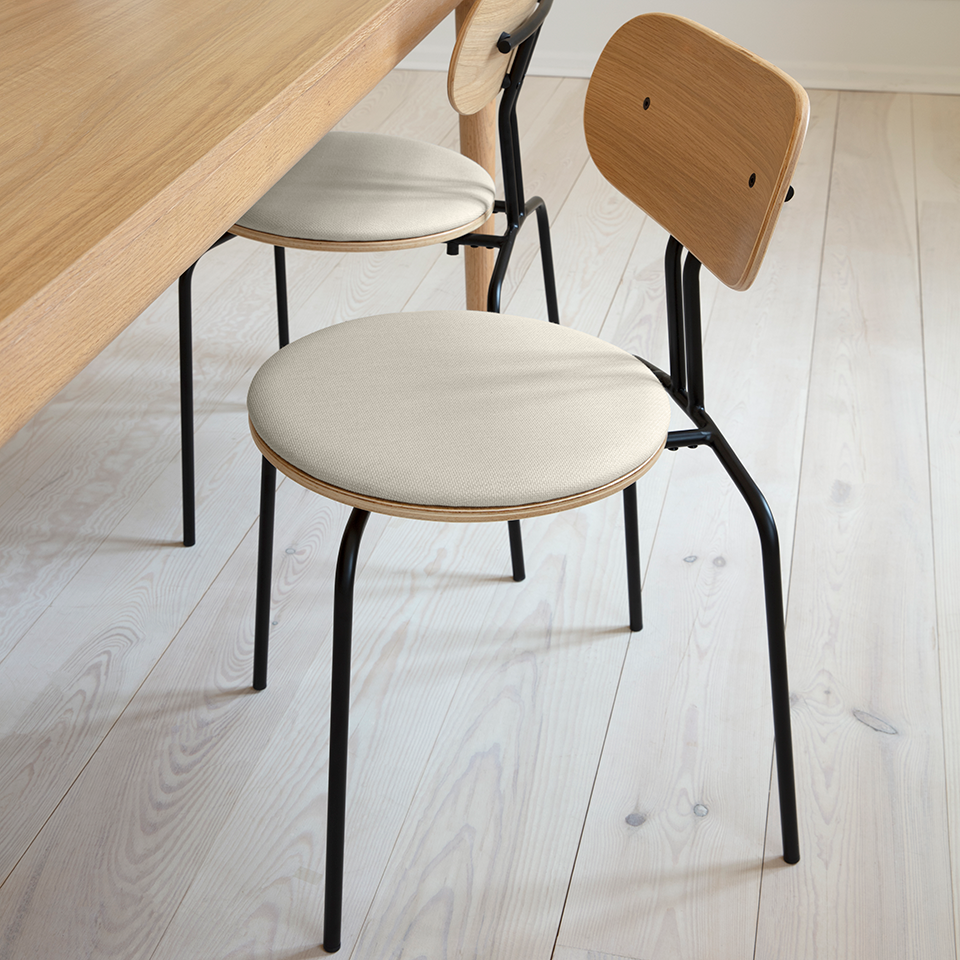 UMAGE Curious Chair, Black Legs