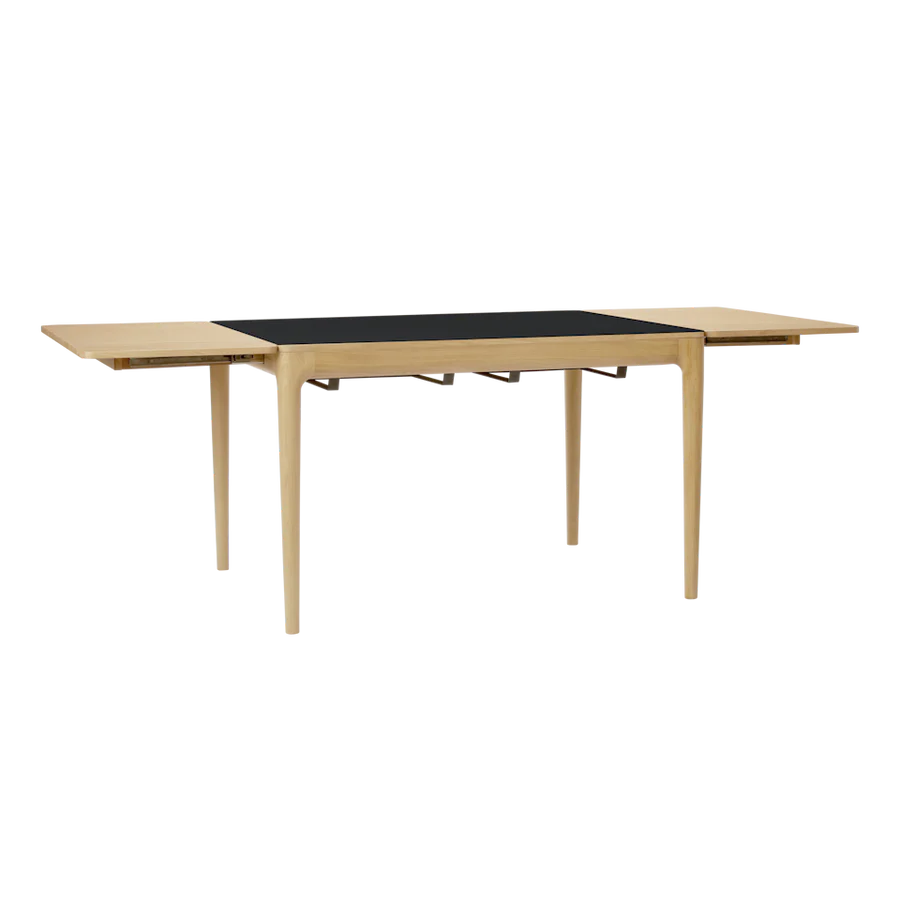 UMAGE Heart'n'Soul Dining Table