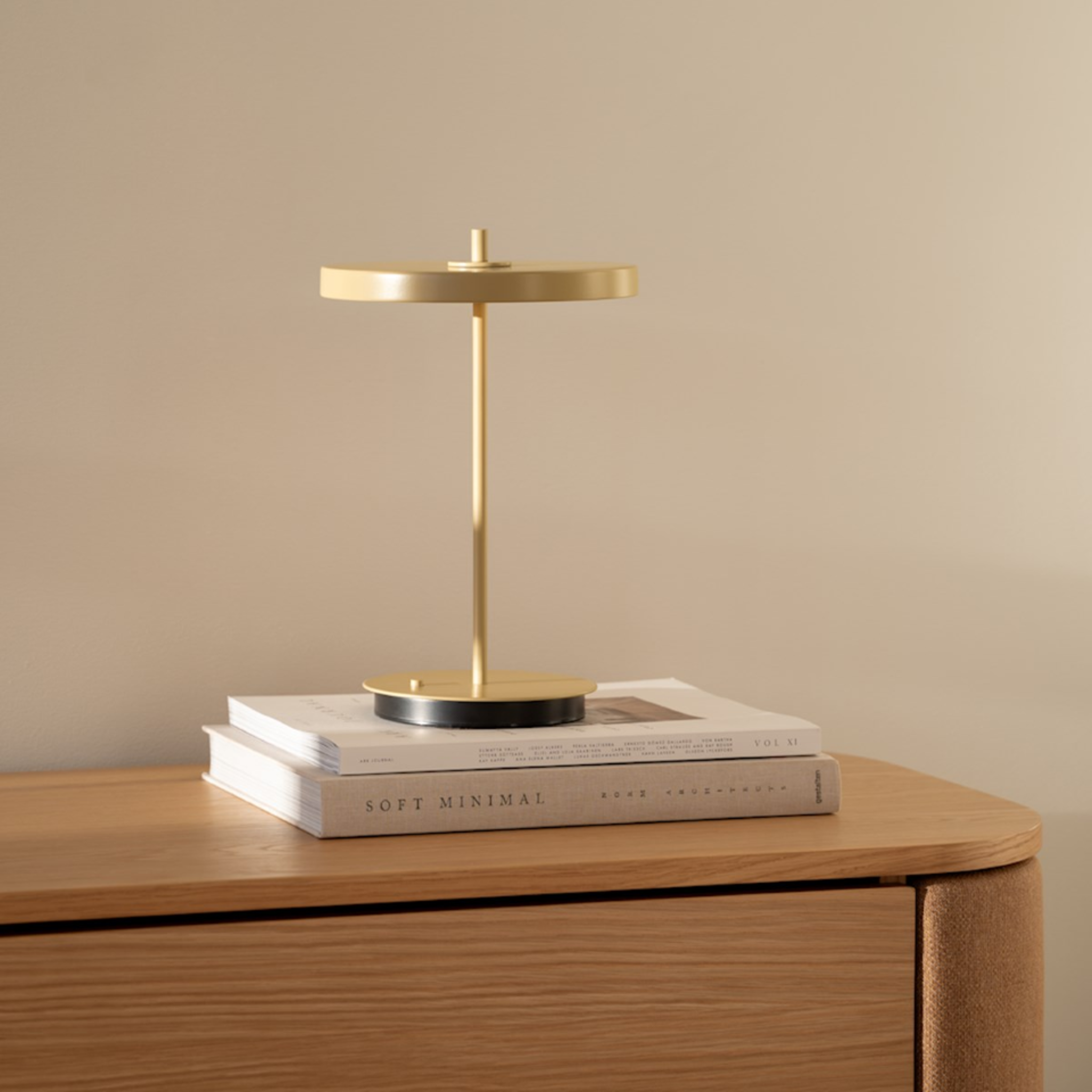 UMAGE Asteria Move Monochrome Portable Lamp