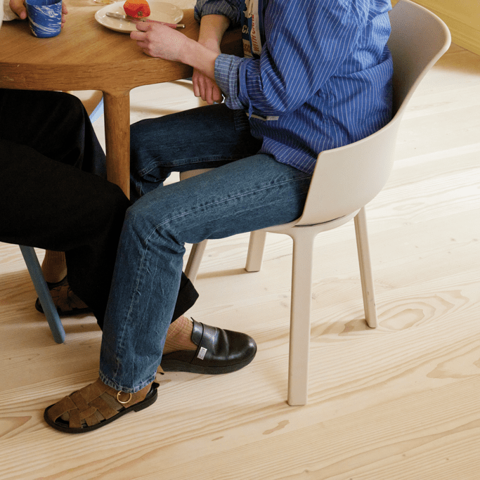 Varier Social Turn Chair styled in a home interior, Norwegian ergonomic design designed by Peter Opsvik