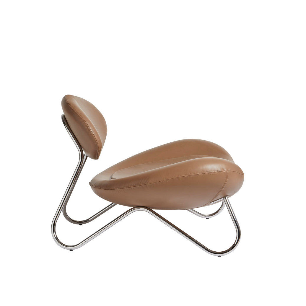 WOUD Meadow Leather Lounge Chair in leather upholstery on a solid oak frame designed by Foersom & Hiort-Lorenzen, Danish