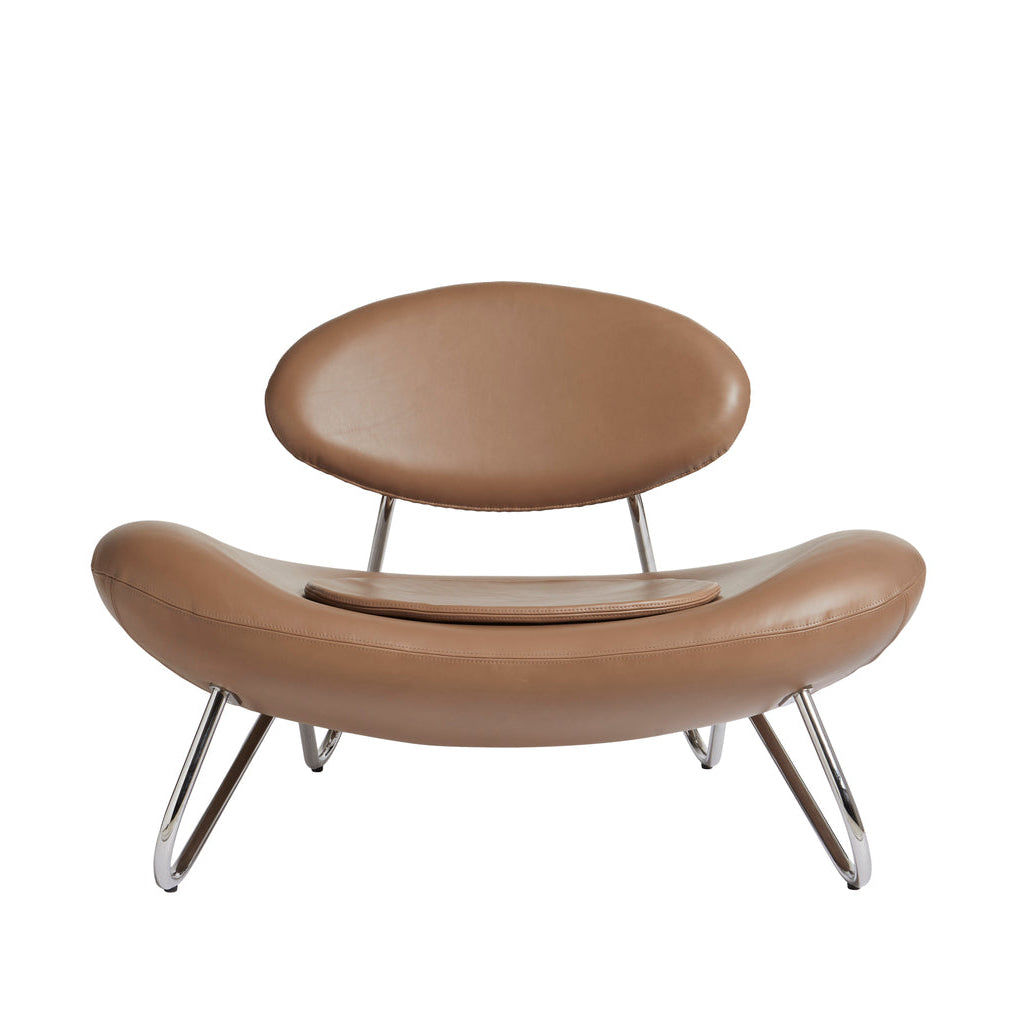 WOUD Meadow Leather Lounge Chair in leather upholstery on a solid oak frame designed by Foersom & Hiort-Lorenzen, Danish