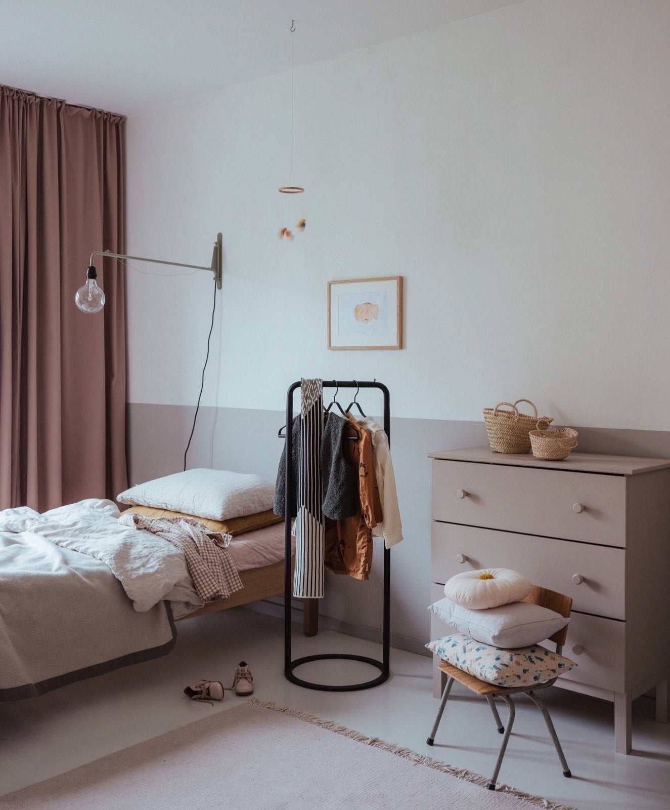 O&O Clothing Rack