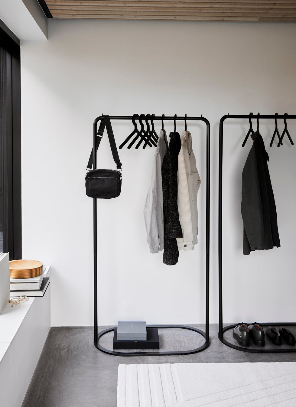 O&O Clothing Rack