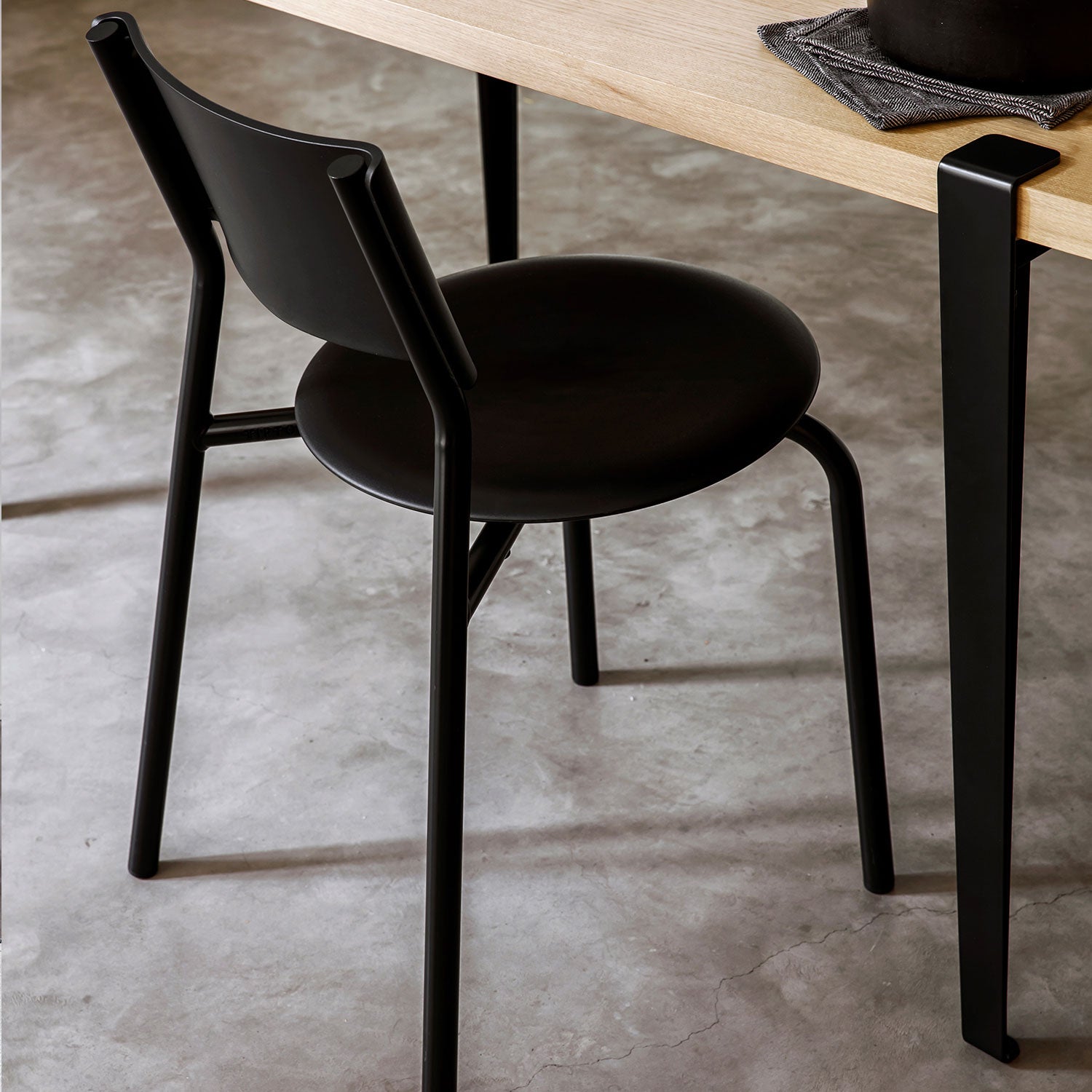Tiptoe SSDr Recycled Plastic Dining Chair