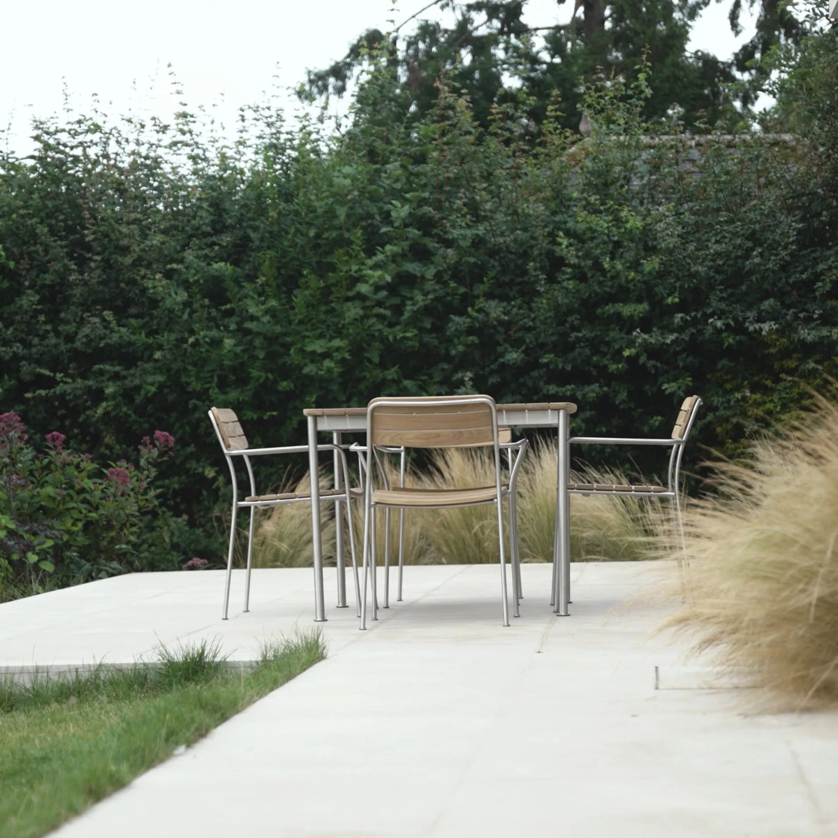 Solas Square Table