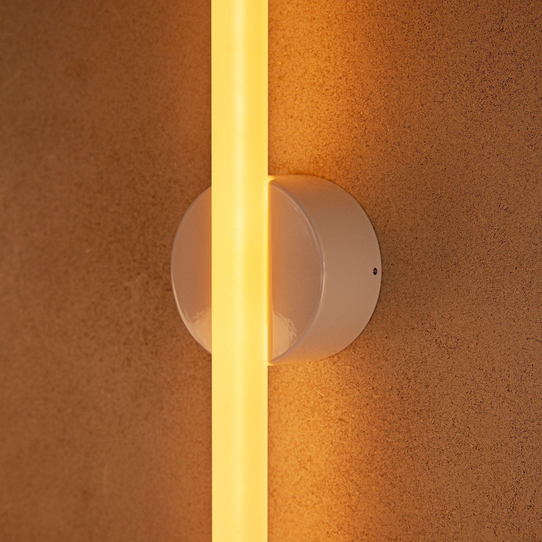 Kilter 1.0 Sconce in White, 2200K S14d bulb detail
