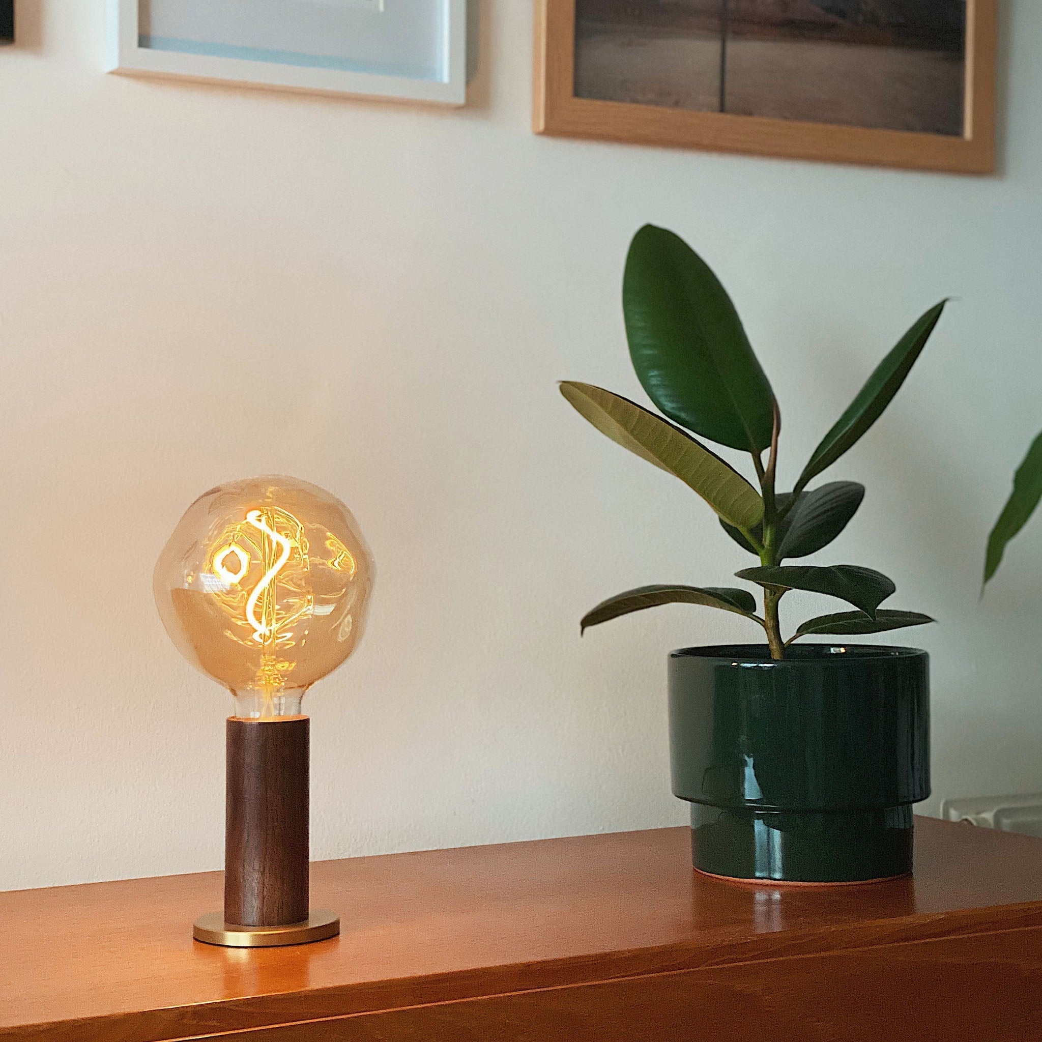 Knuckle Table Lamp in Walnut with Voronoi I bulb, hallway setting